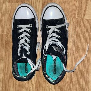 Black converse